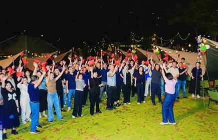 热烈庆祝中华人民共和国成立76周年！